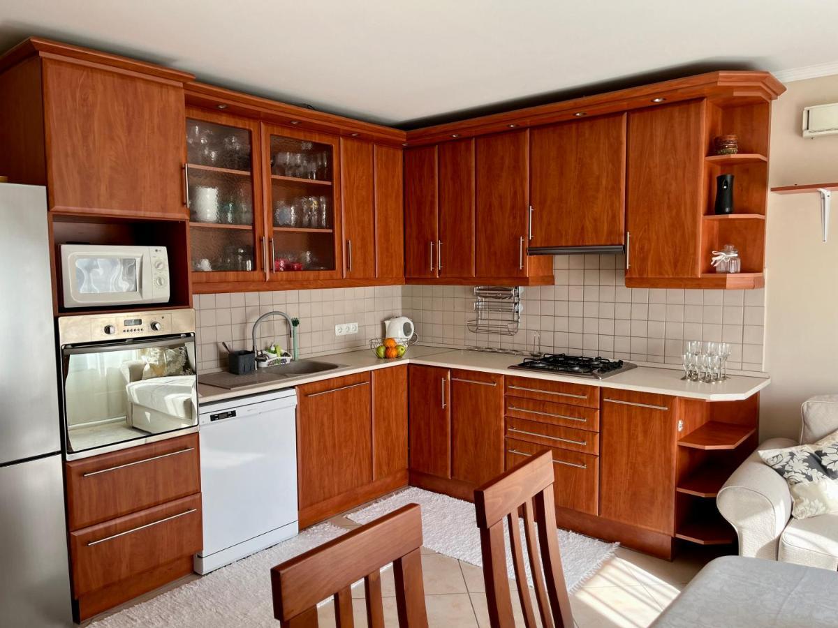 Budapest Airport Smiley House Gyál Extérieur photo
